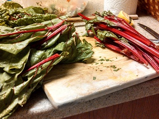 swiss-chard-remove-stems.jpg