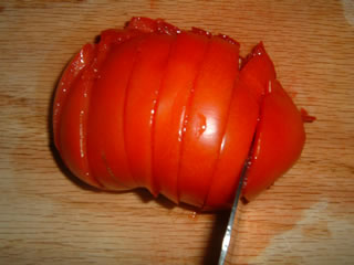 cut-tomato.jpg