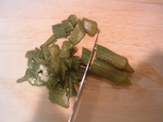 chop-okra.jpg